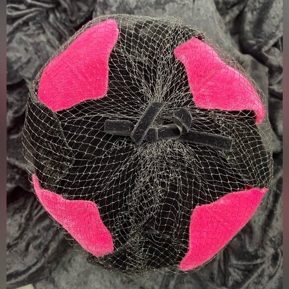 Ladies Fuchsia / Hot Pink Black Hat with Netting Made in USA Vintage Glam Rare main image 9